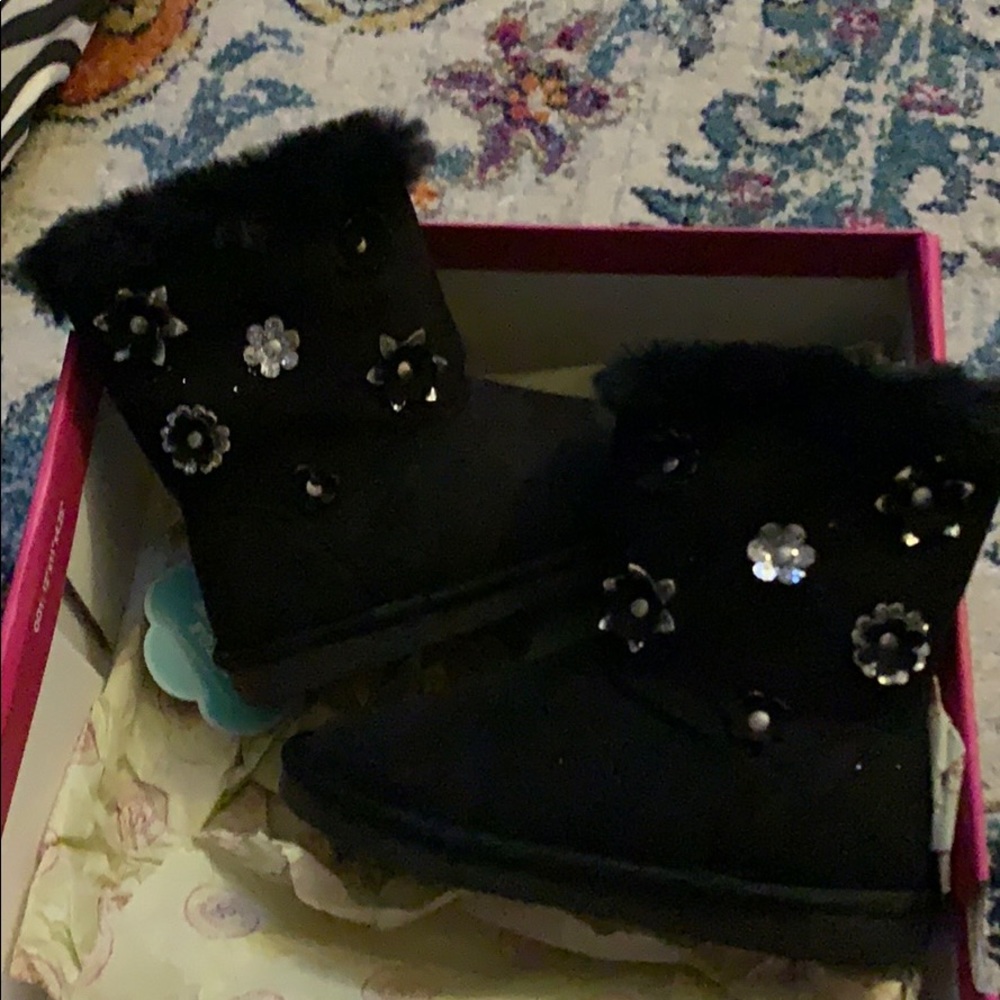 SO black boots